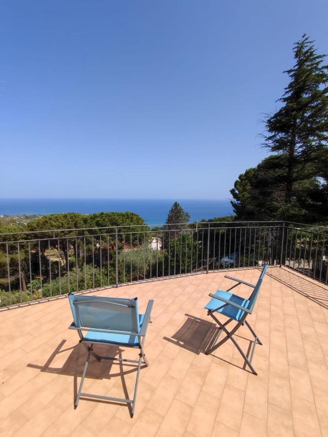 Villa Bouganvilla 切法卢 外观 照片