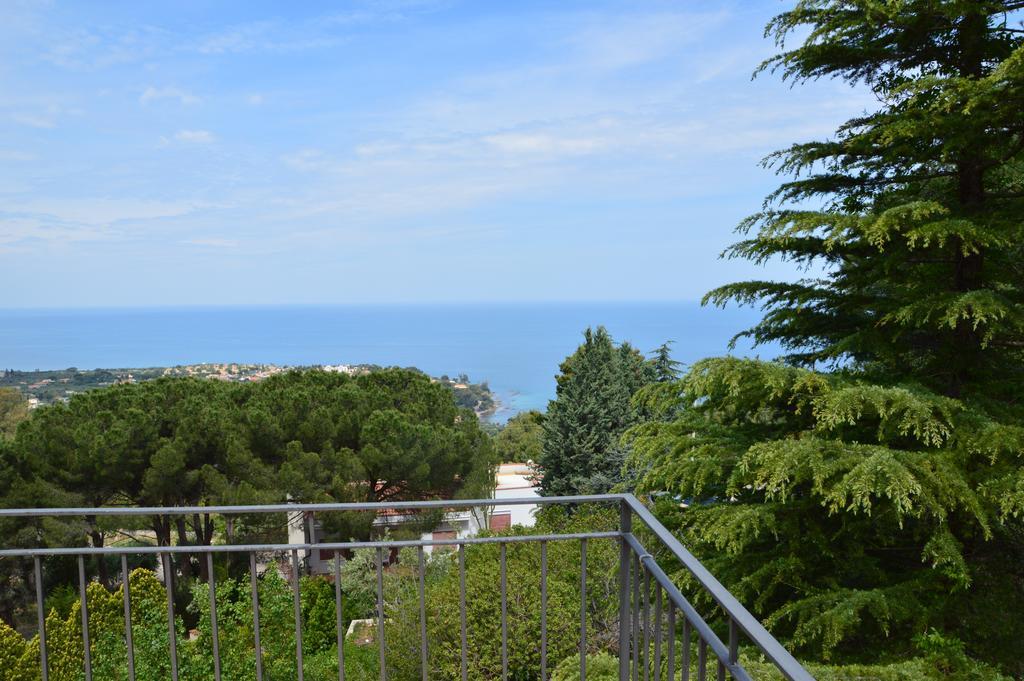 Villa Bouganvilla 切法卢 外观 照片